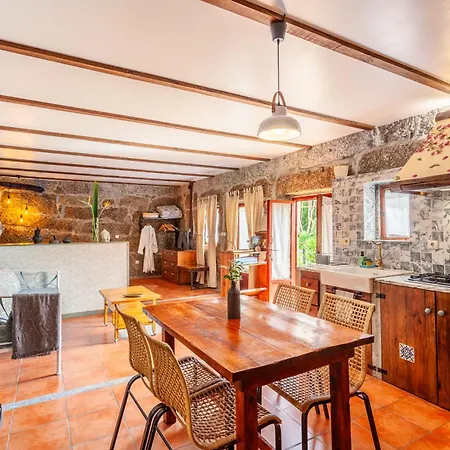 Casa Da Benfeitoria بيت للعطل *