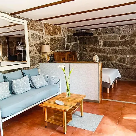 Casa Da Benfeitoria بيت للعطل